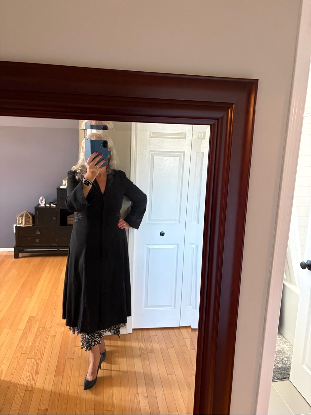 Absolutely Stunning Long Black Linen Button-Front Coat with Silk Lining - Picture 8 of 14
